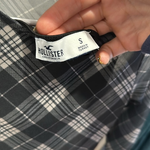 Hollister Sheer top with tank top - Picture 2 of 2